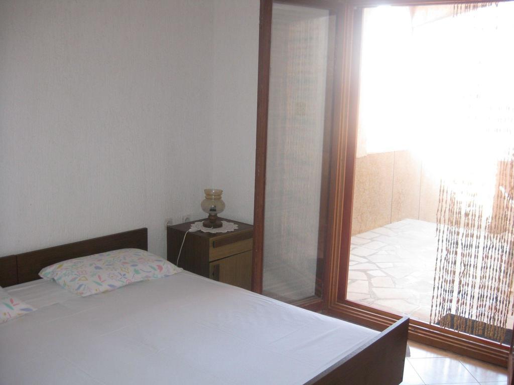 Apartmani Lukin Бетина Экстерьер фото